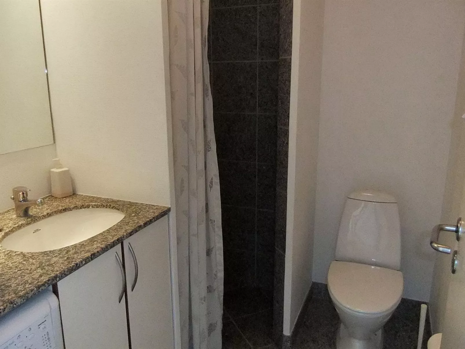 "Knud" - 2m from the sea-Binnen