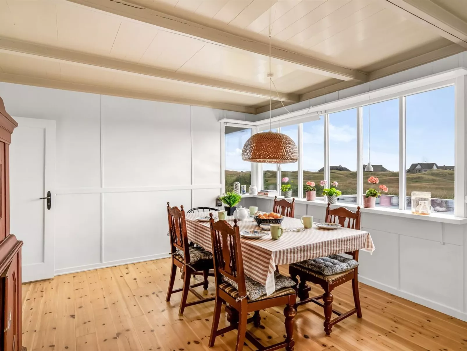 "Jamie" - 200m from the sea-Binnen