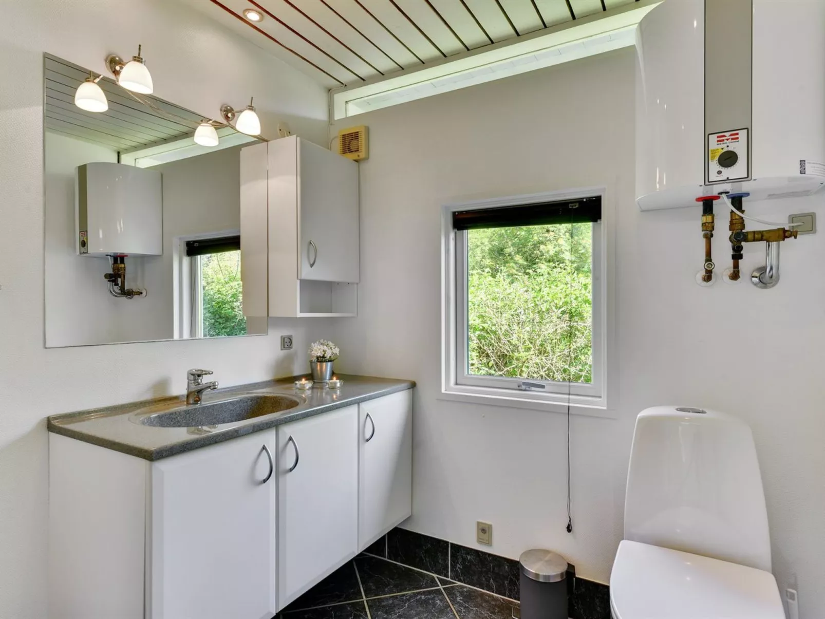 "Anund" - 1.4km from the sea-Binnen