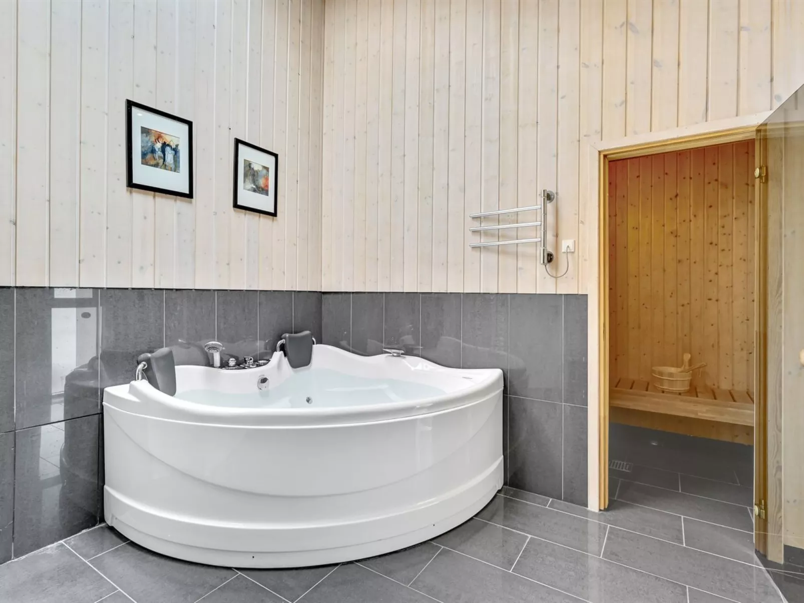 "Nahel" - 150m to the fjord-Binnen