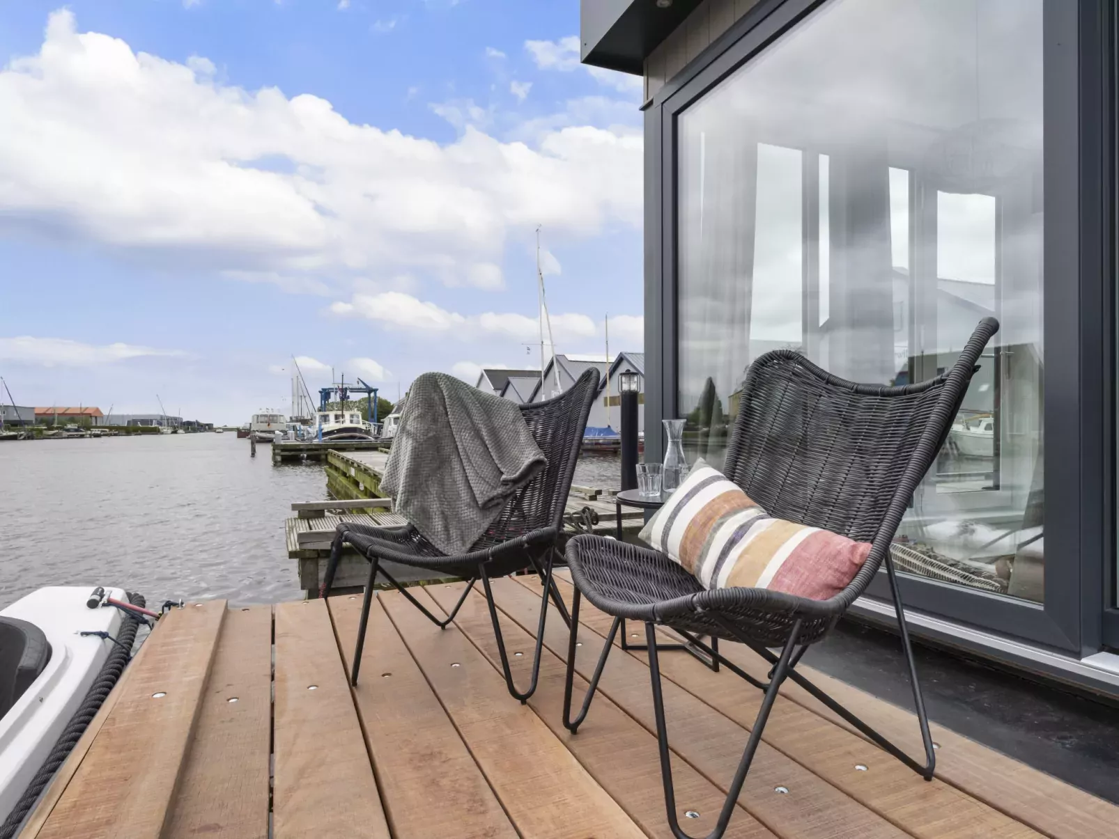 Harboursuite 2 incl. motorboot-Buiten