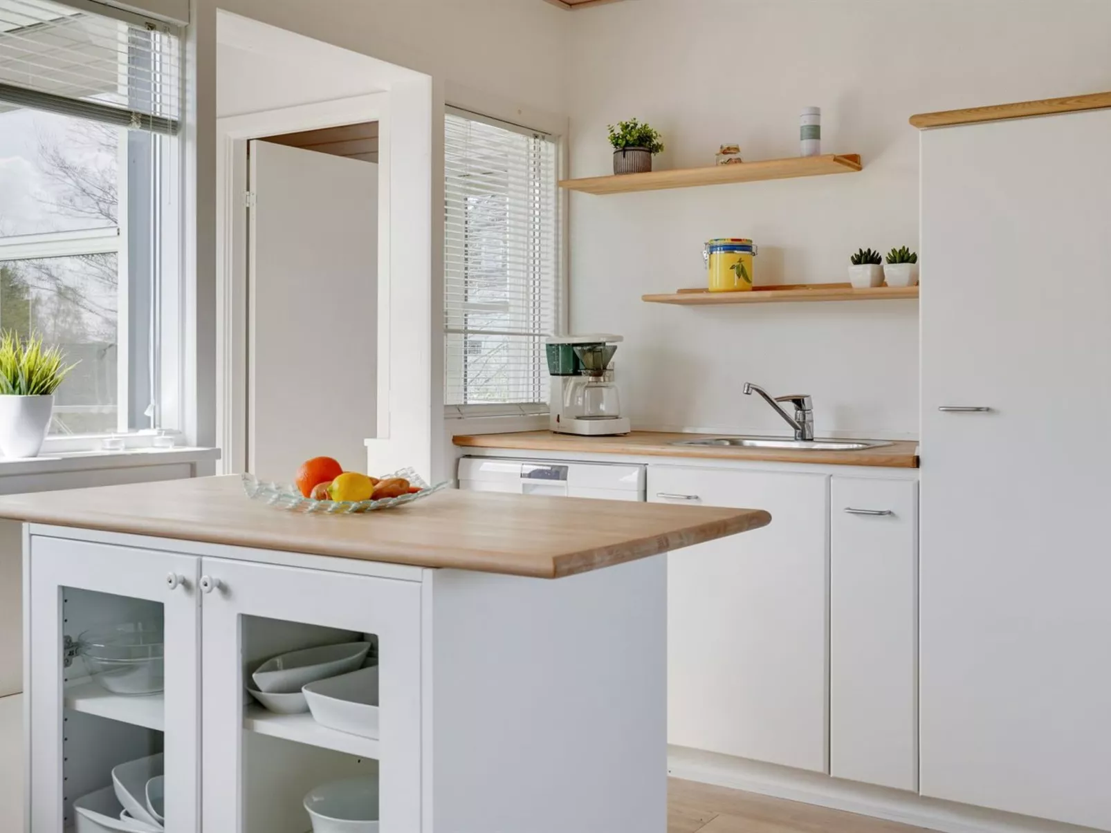 "Joannes" - 200m from the sea-Binnen