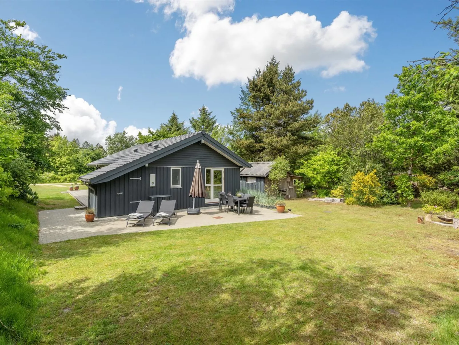 "Elevine" - 300m to the fjord-Buiten