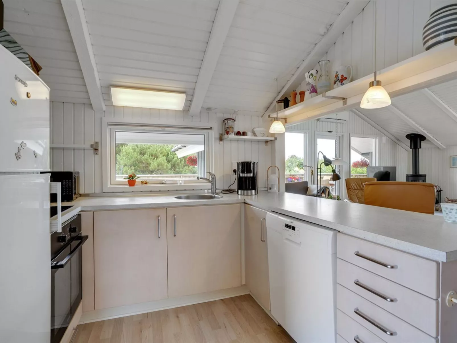 "Arlette" - 1.8km from the sea-Binnen