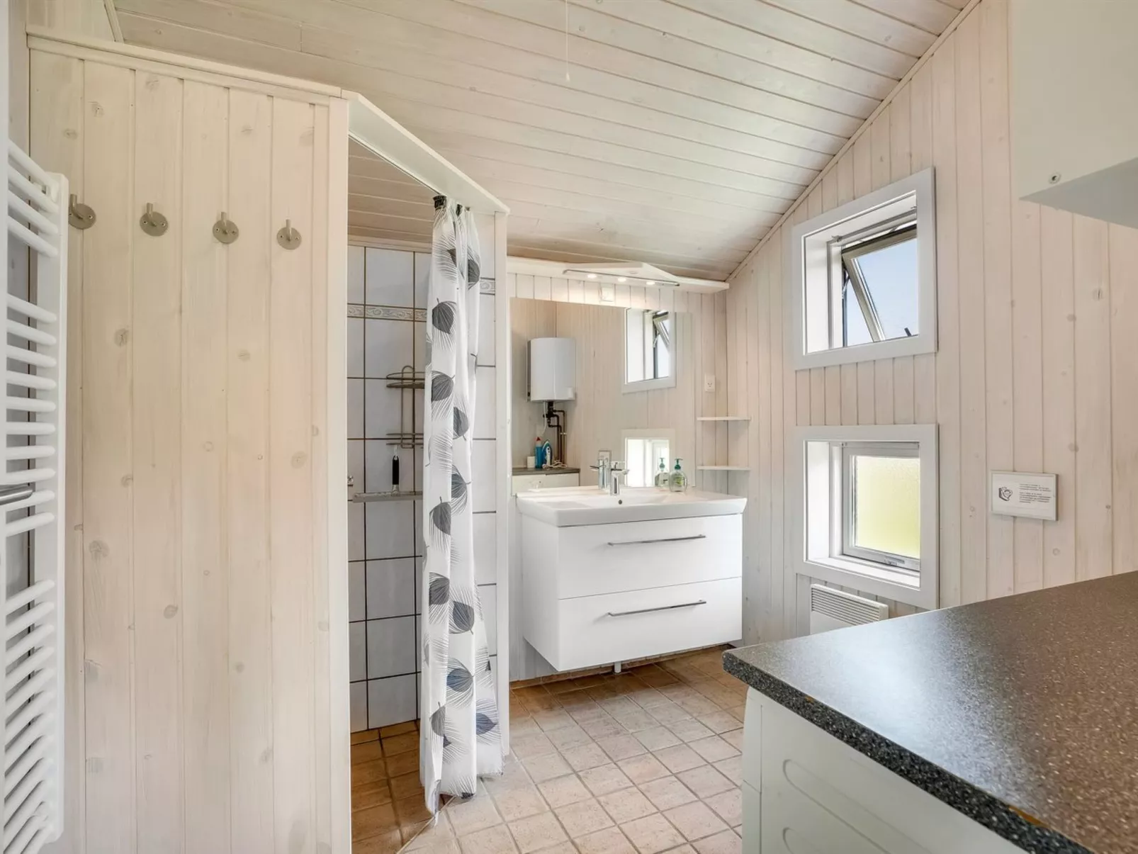 "Truls" - 800m from the sea-Binnen