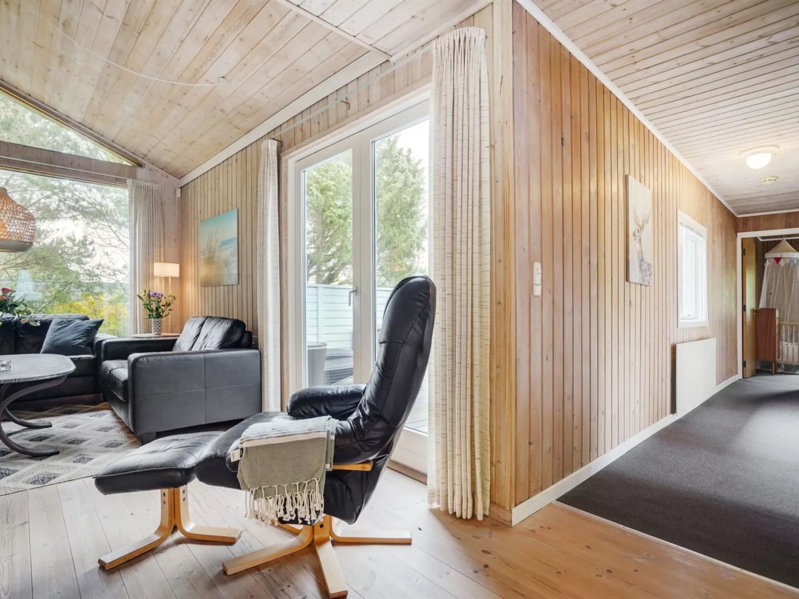 "Jaskirt" - 125m from the sea-Binnen