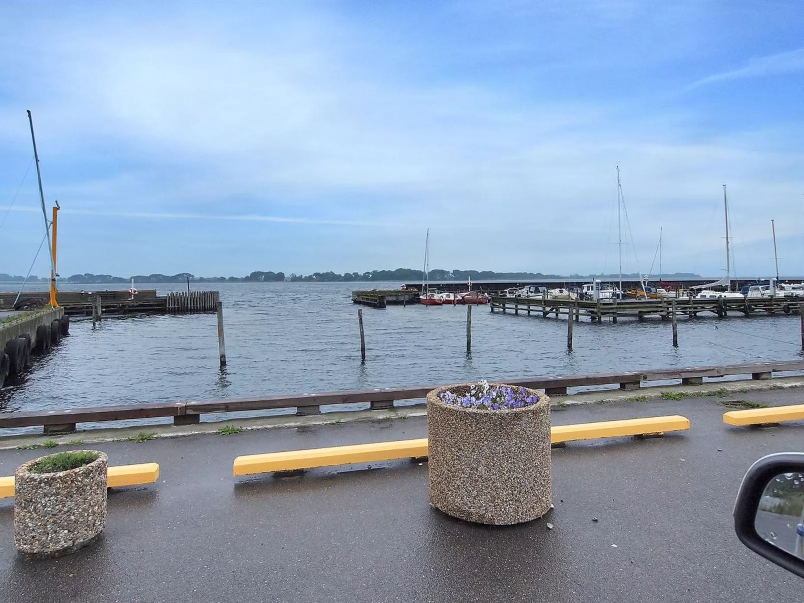 "Thing" - 200m from the sea-Buiten