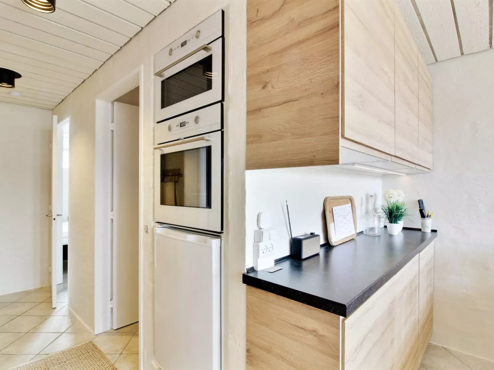 "Ulpu" - 500m from the sea - Binnen