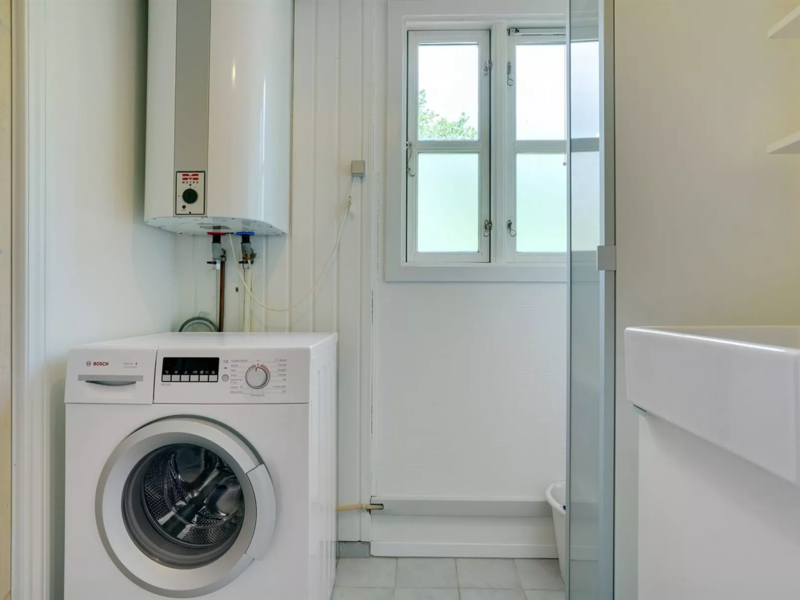 "Gunward" - 1.5km from the sea-Binnen