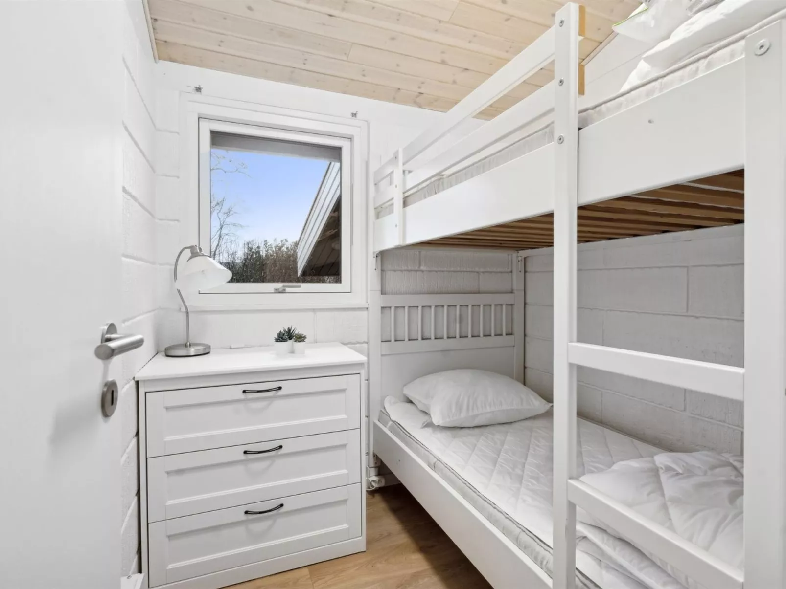 "Mahalia" - 300m from the sea-Binnen