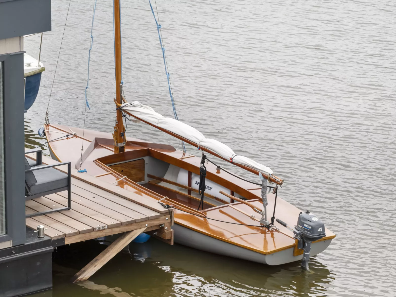 Harboursuite Woudsend incl. motorboot-Buiten