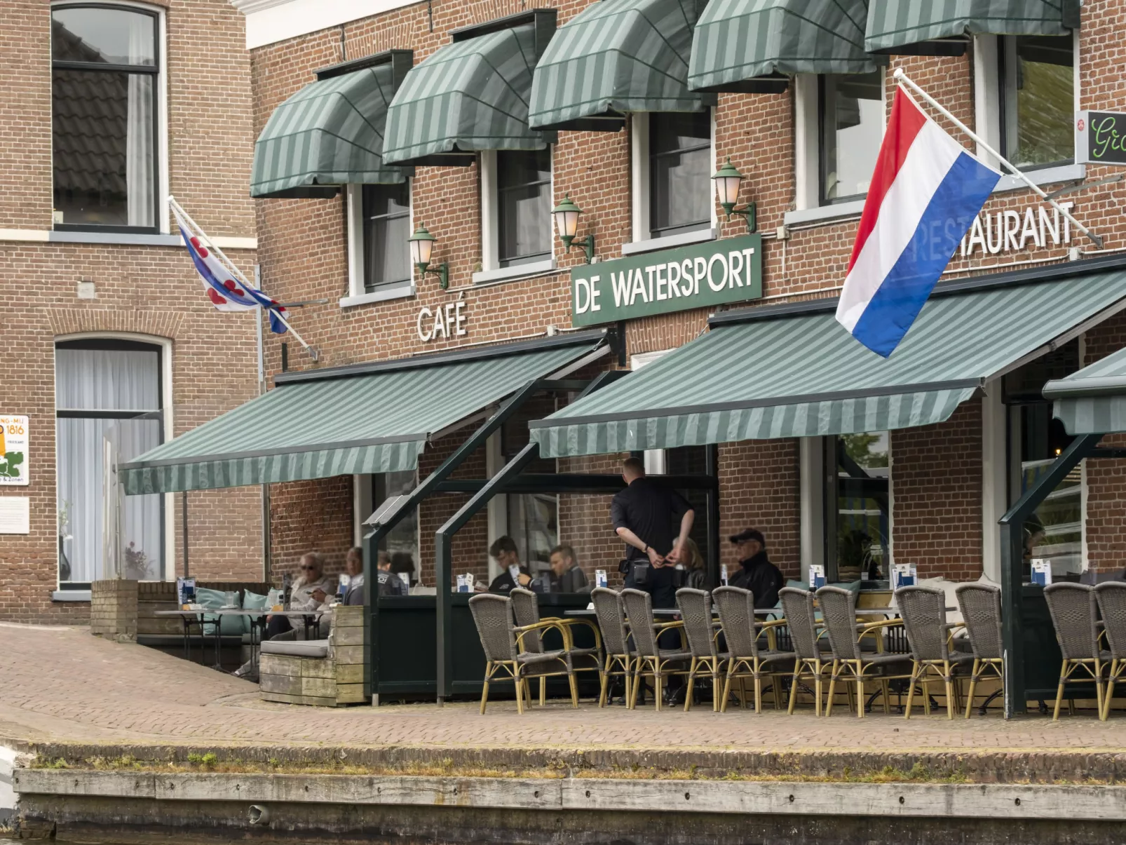 Harboursuite Woudsend incl. motorboot-Buiten
