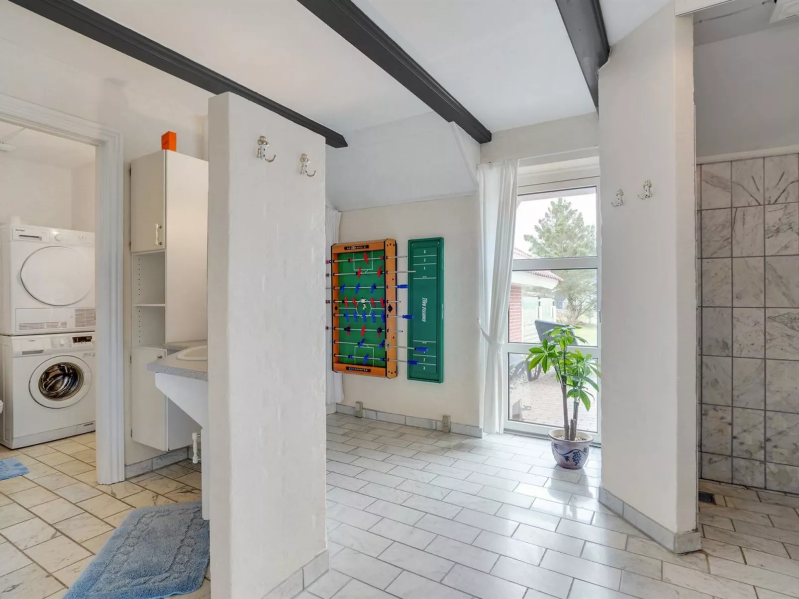 "Swening" - 2.1km from the sea-Binnen