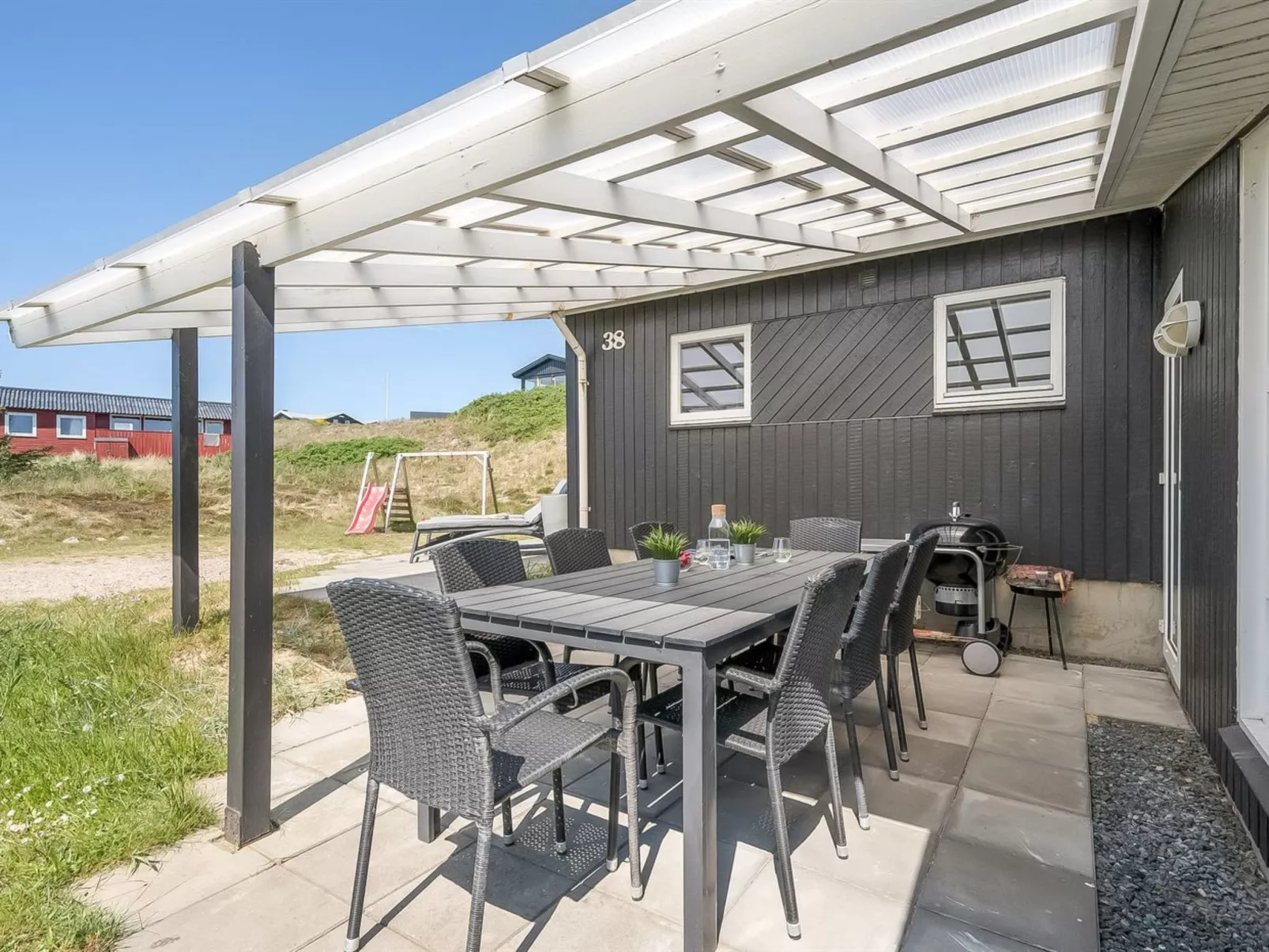 "Saku" - 495m to the fjord-Buiten