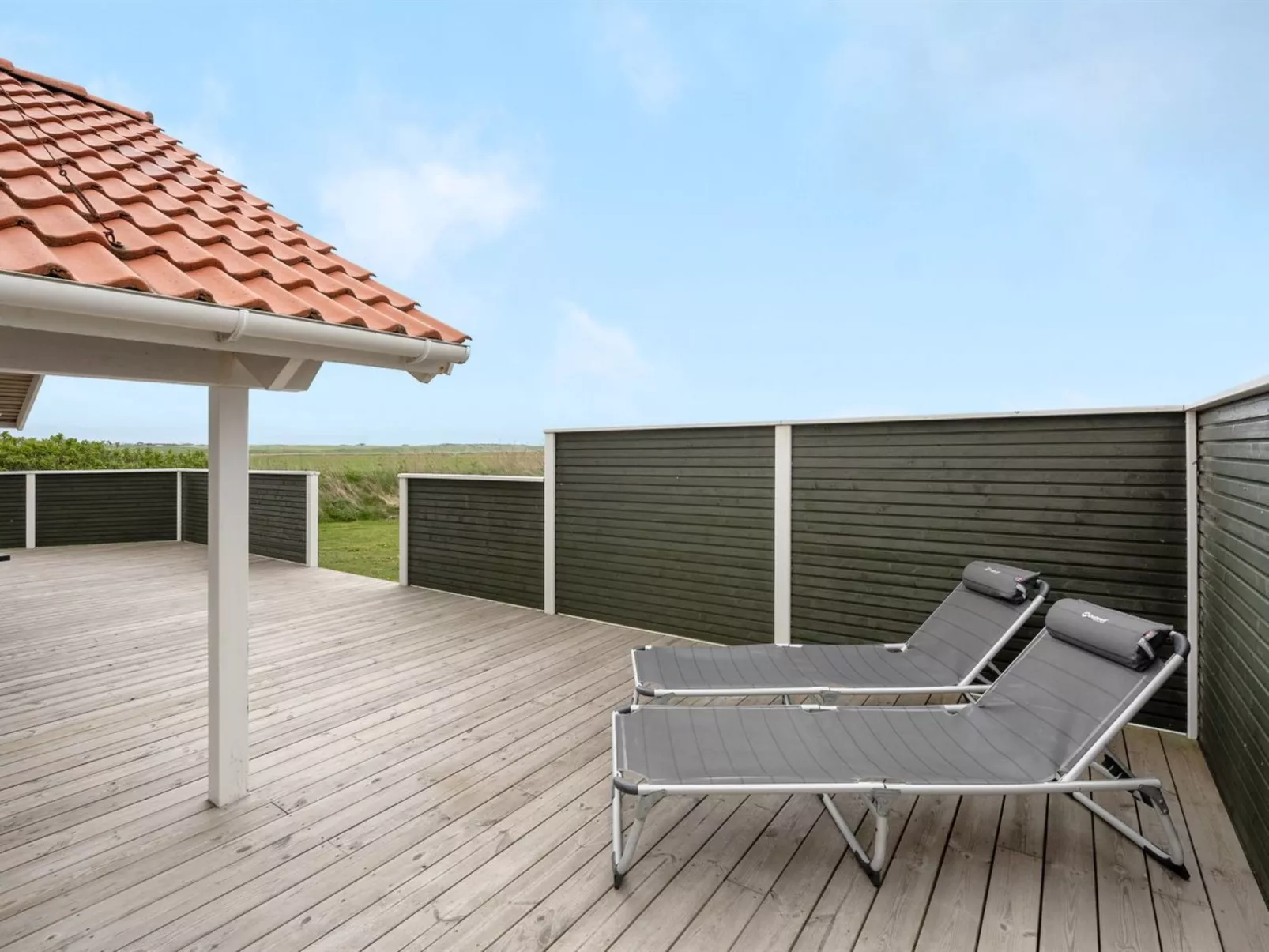 "Valea" - 300m to the fjord-Buiten