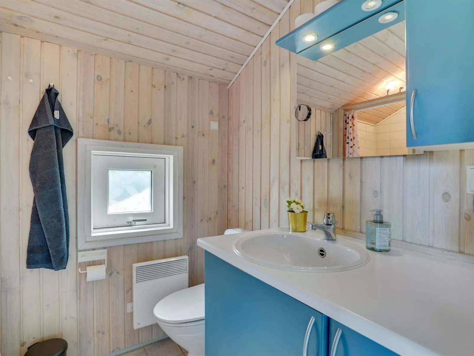 "Lisbeth" - 400m from the sea-Binnen