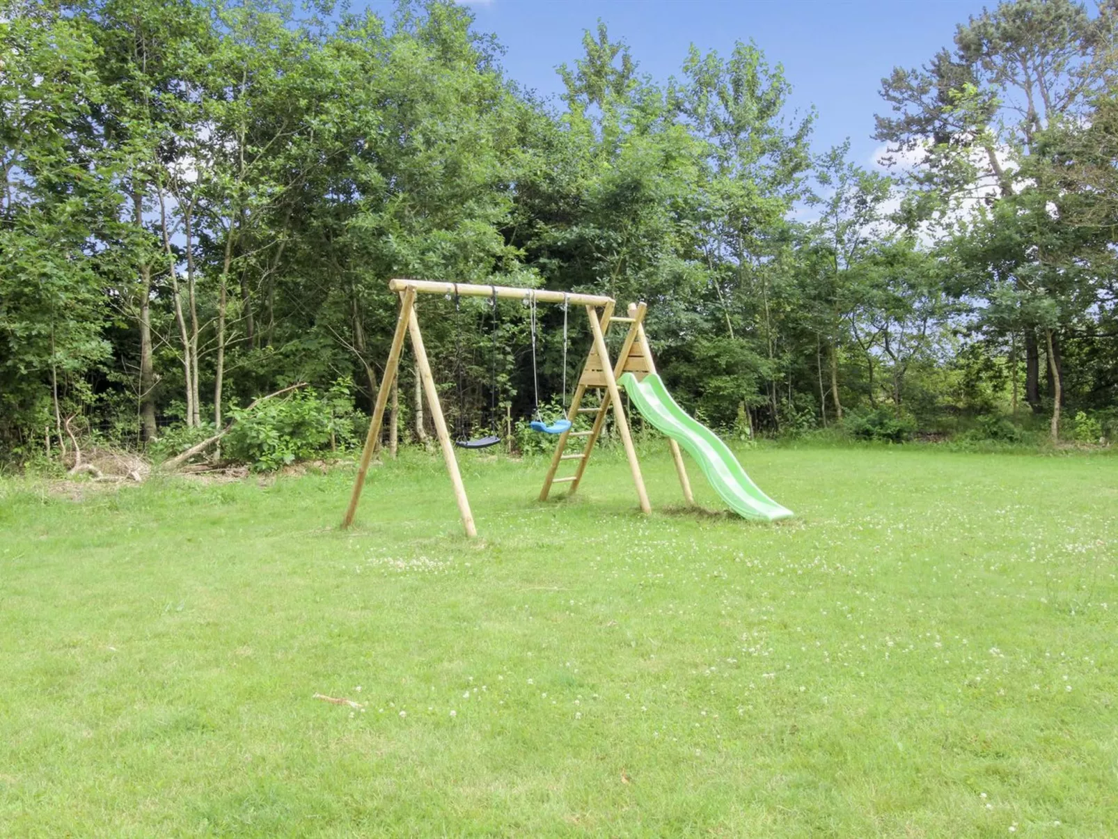 "Jarven" - 500m to the fjord-Buiten