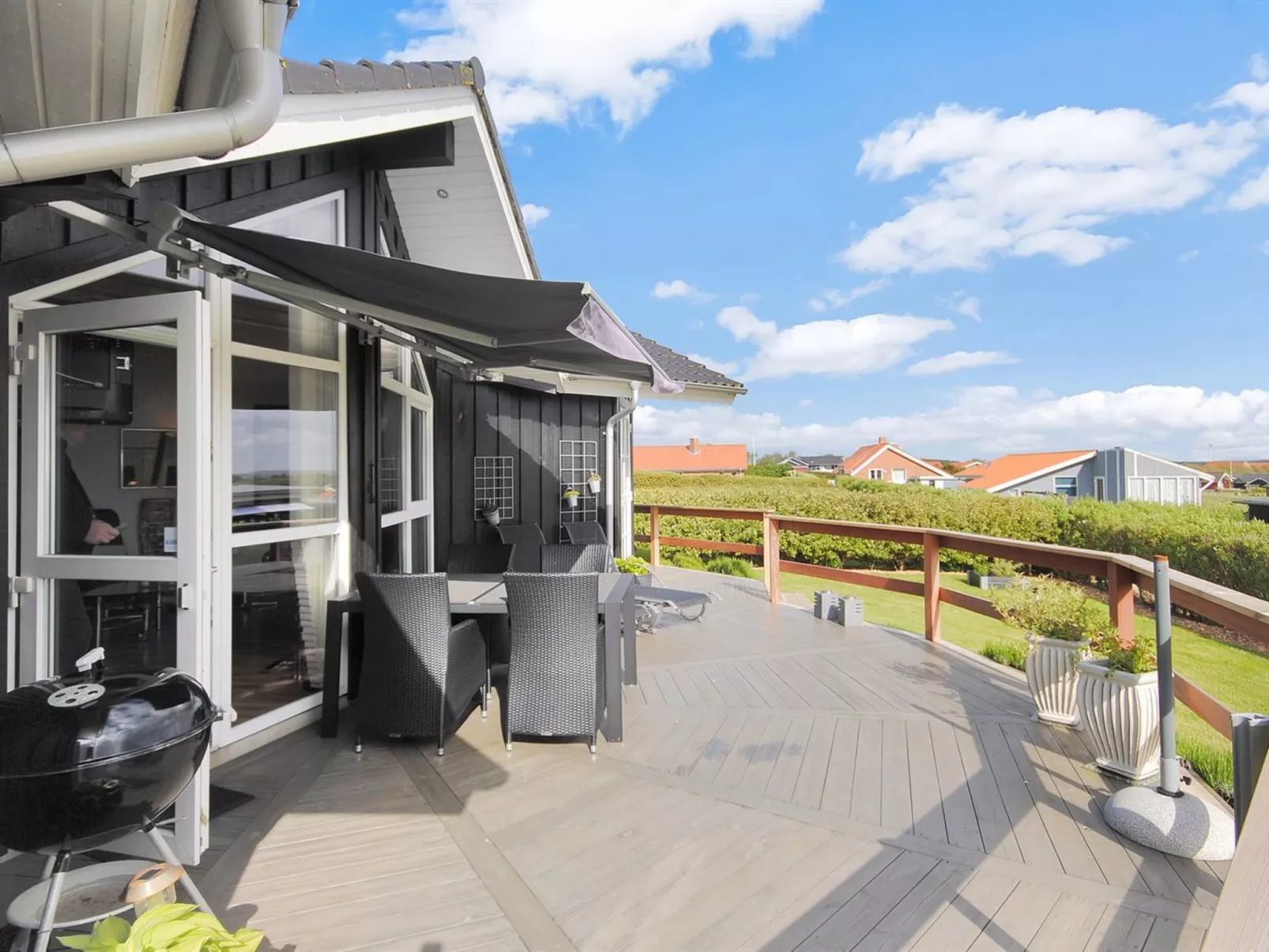 "Eberta" - 200m to the fjord-Buiten