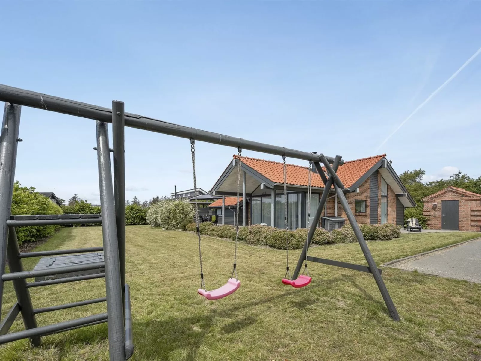 "Donka" - 300m to the fjord-Buiten