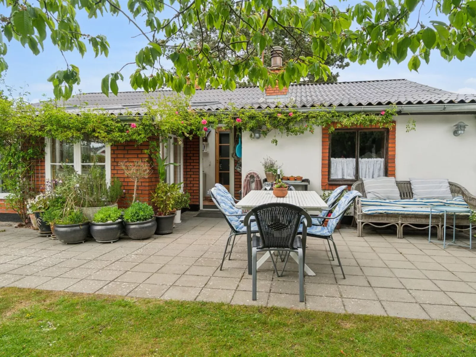 "Varma" - 25m from the sea-Buiten