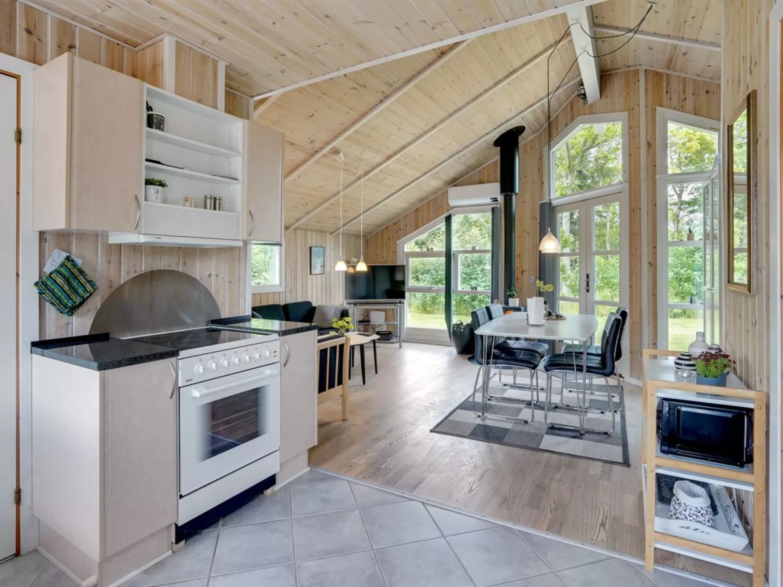 "Jarik" - 1.2km to the fjord-Binnen