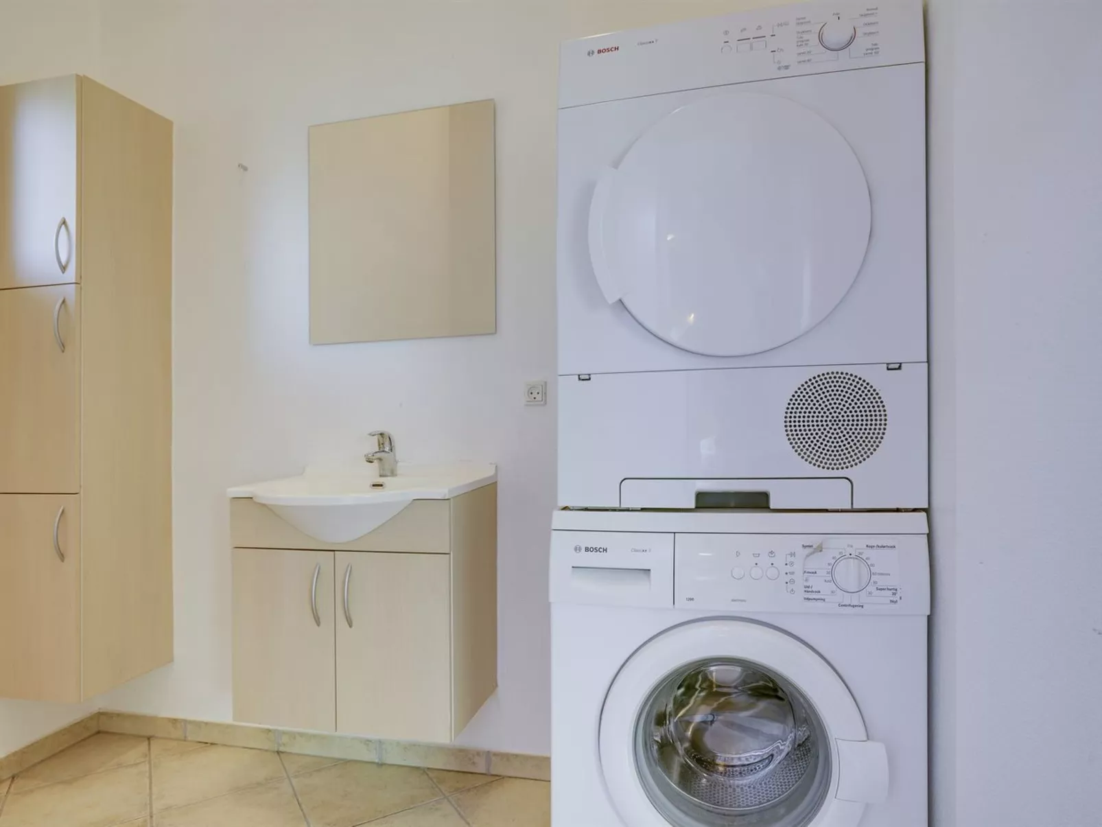 "Lottje" - 300m from the sea-Binnen