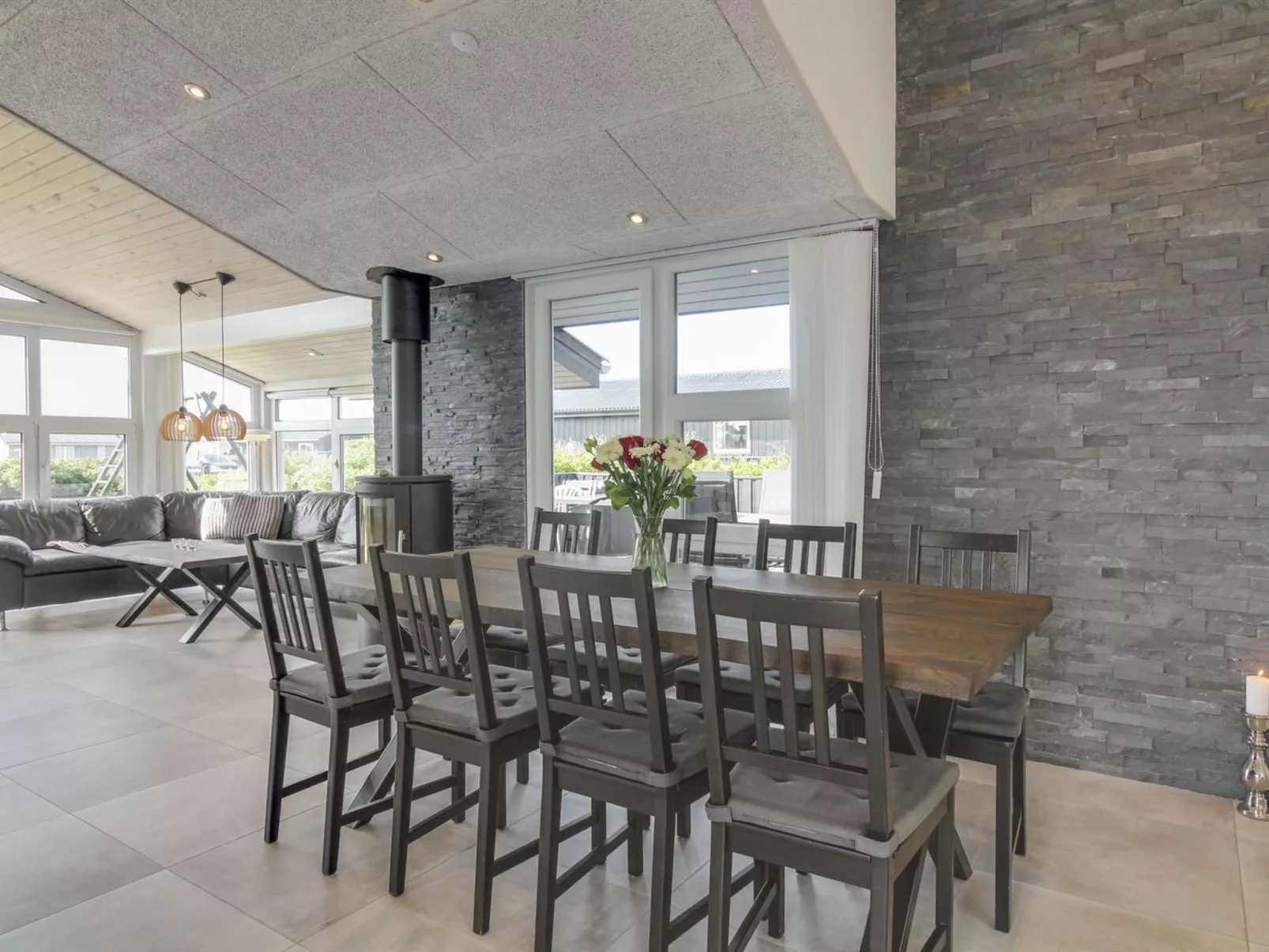 "Hroswitha" - 100m from the sea-Binnen