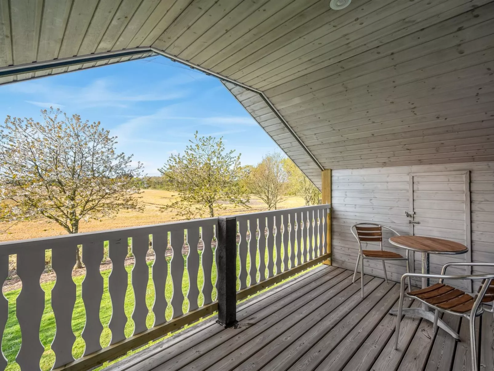 "Adelia" - 850m to the fjord-Buiten