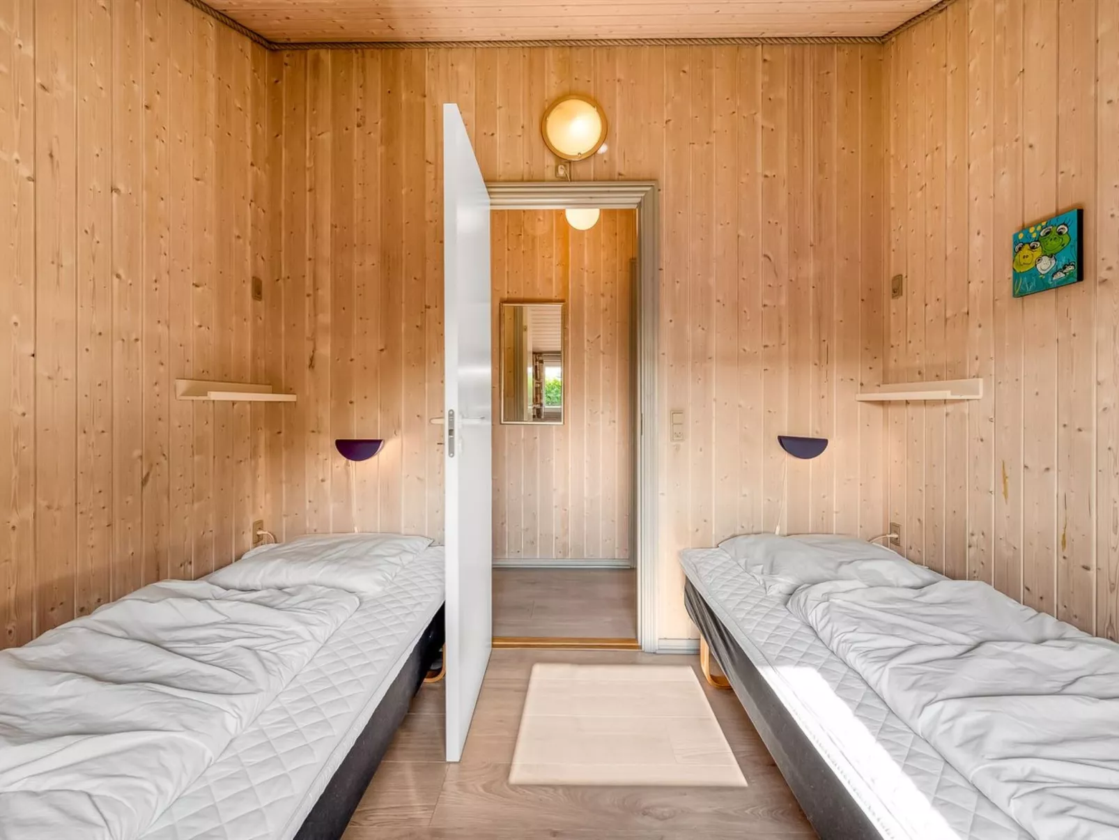 "Robertha" - 800m to the fjord-Binnen