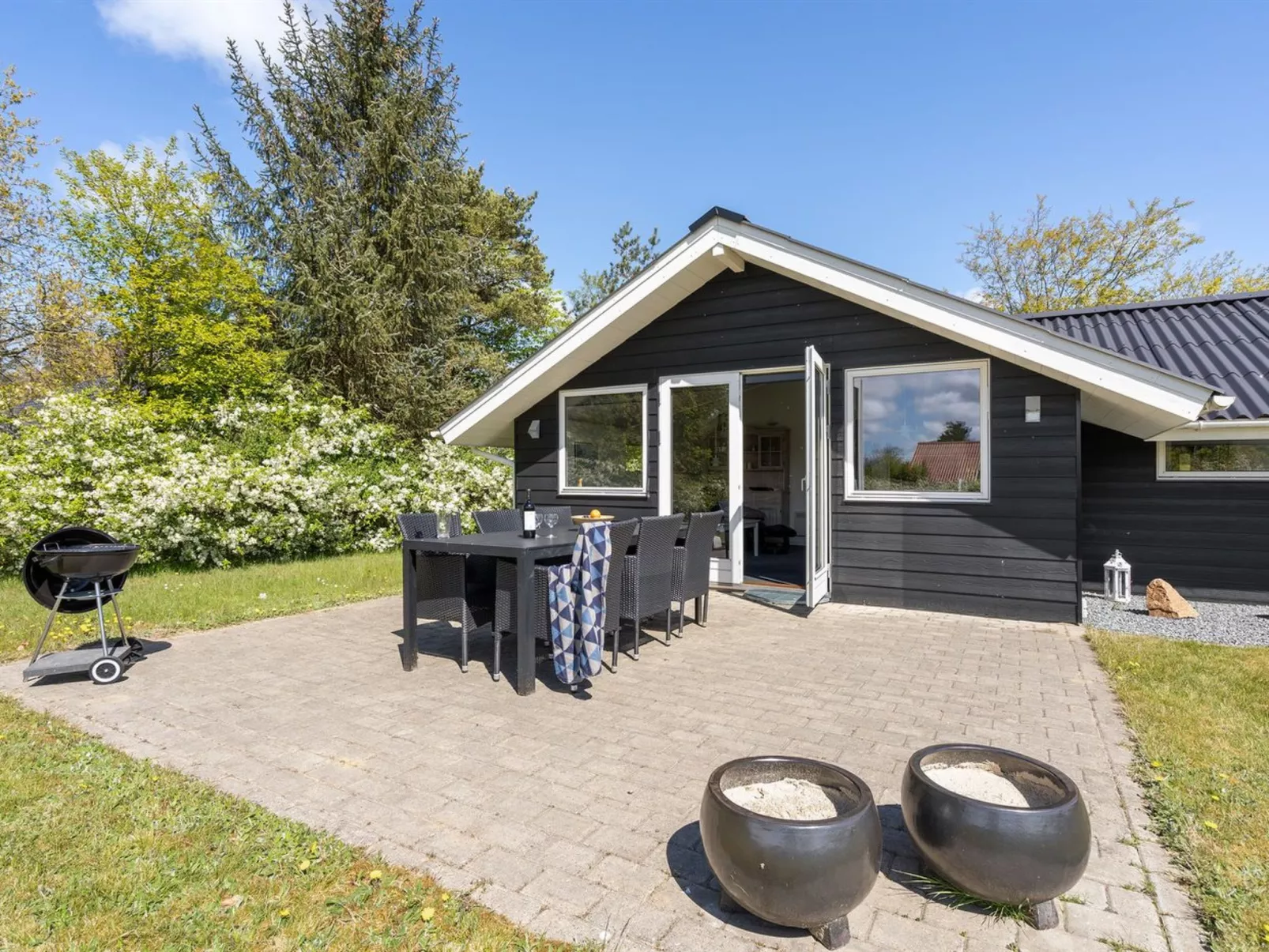 "Ingward" - 300m to the fjord-Buiten