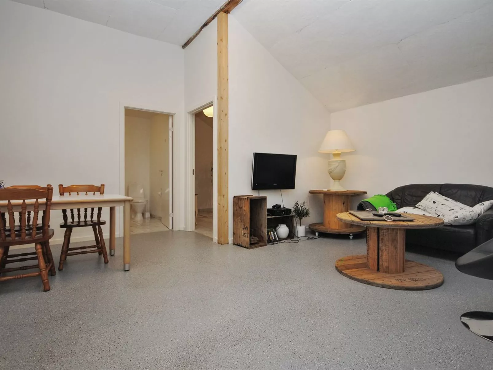 "Millie" - 3km to the fjord-Binnen