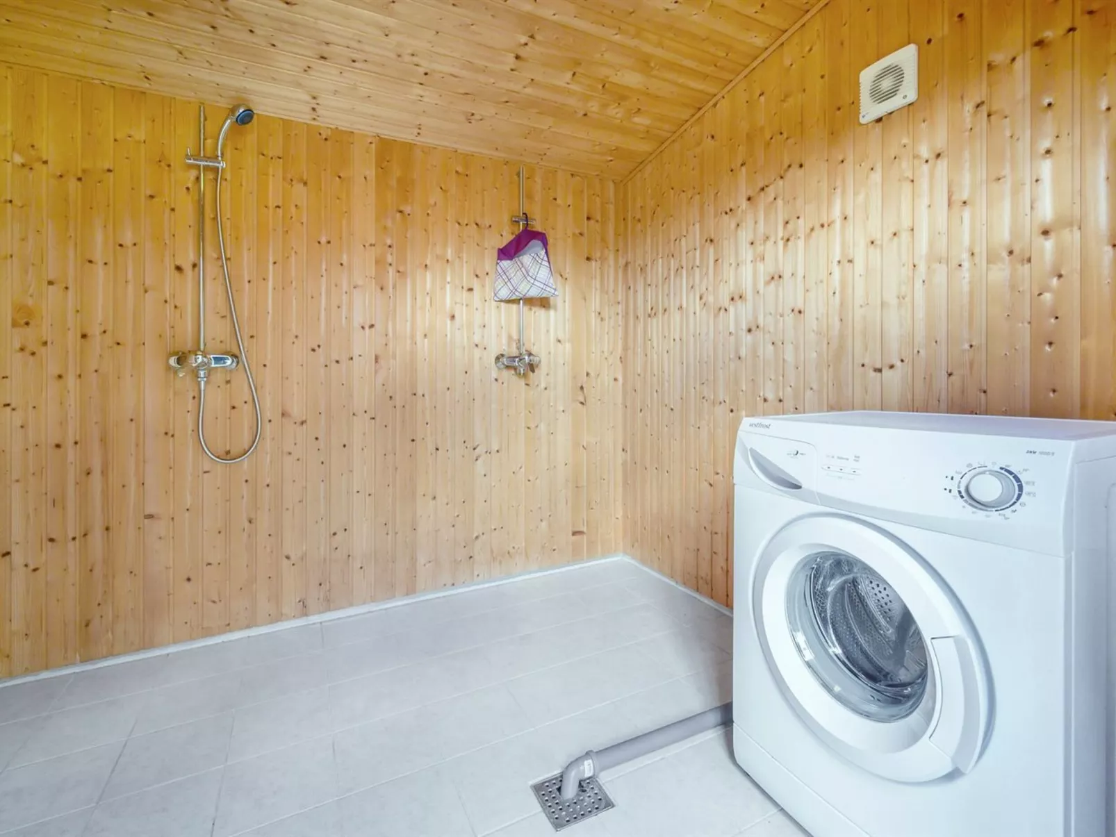 "Arne" - 20km from the sea-Binnen