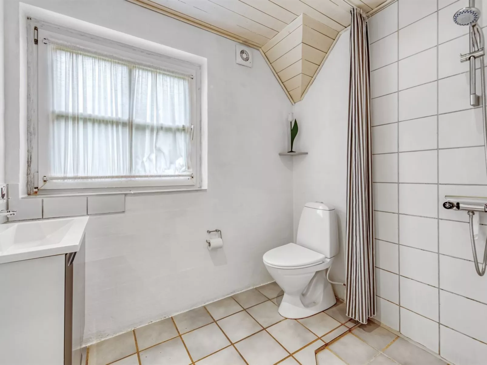 "Dorris" - 4.3km from the sea-Binnen