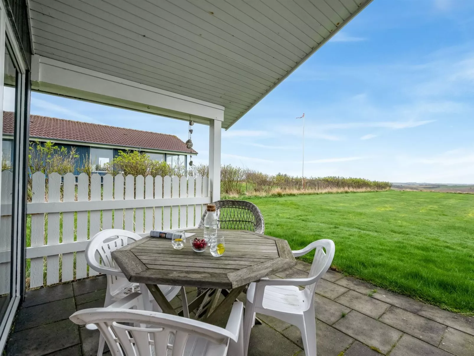 "Tanea" - 700m to the fjord-Buiten