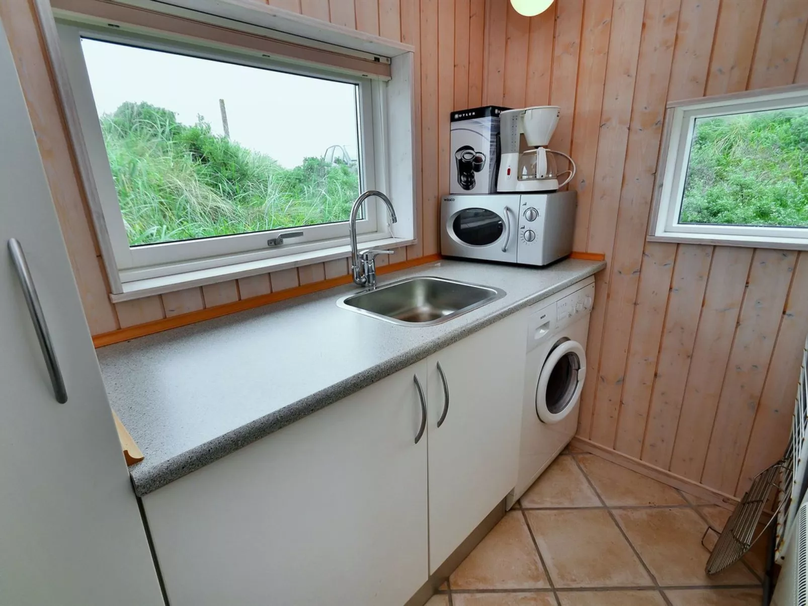 "Hadar" - 100m from the sea-Binnen