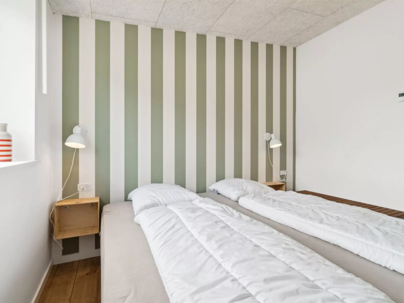 "Randulf" - 250m from the sea-Binnen