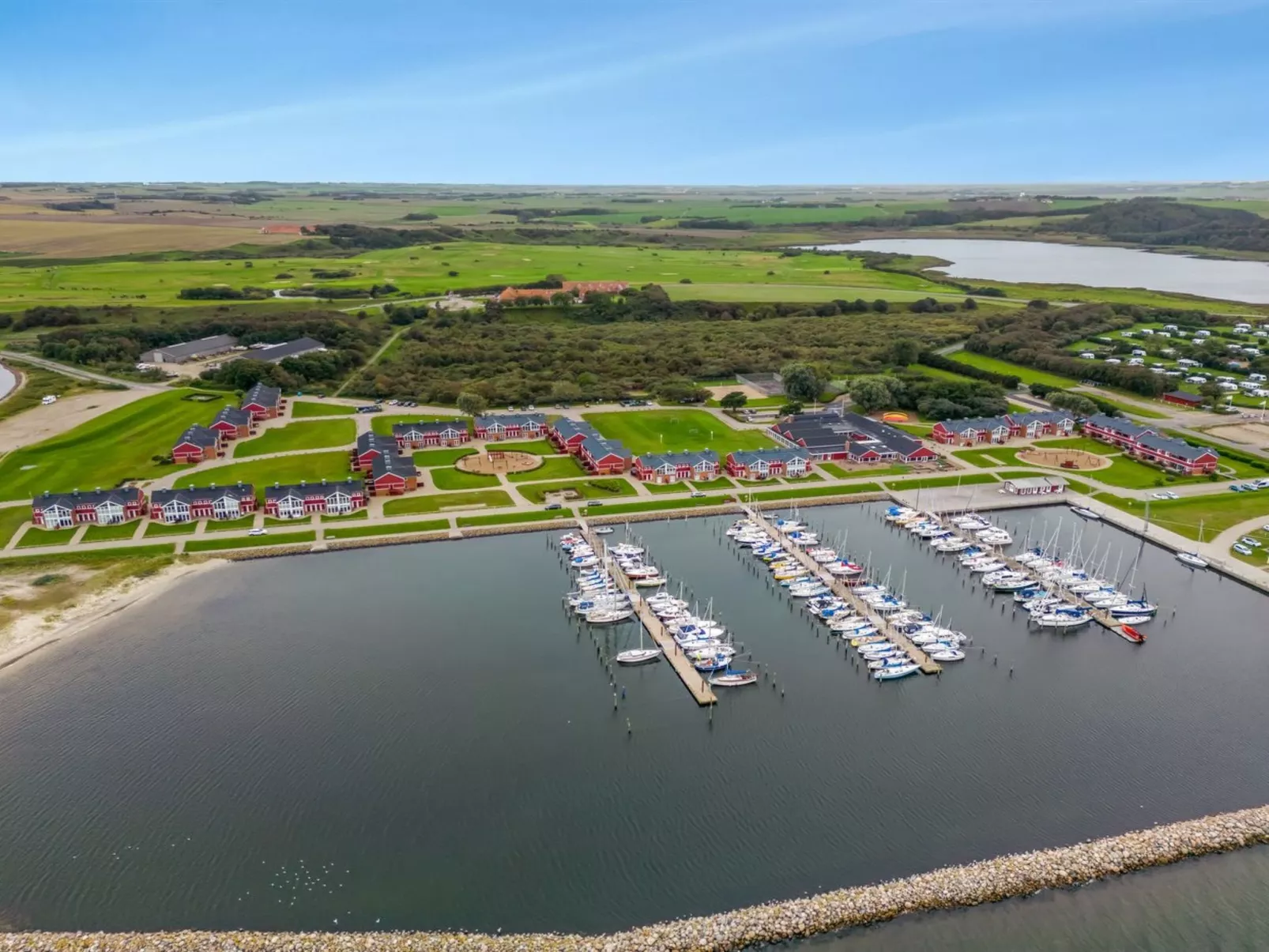 "Alvy" - 100m to the fjord-Buiten