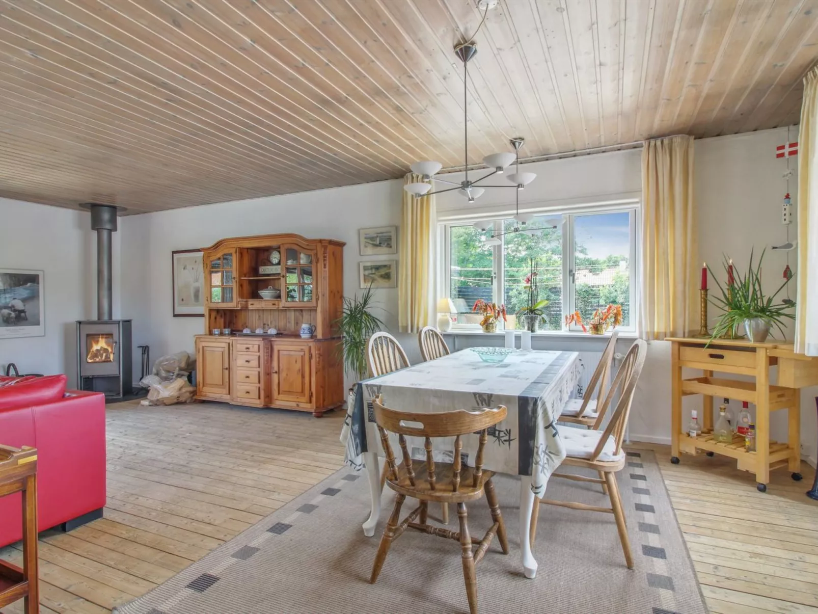 "Ellanor" - 1.4km from the sea-Binnen