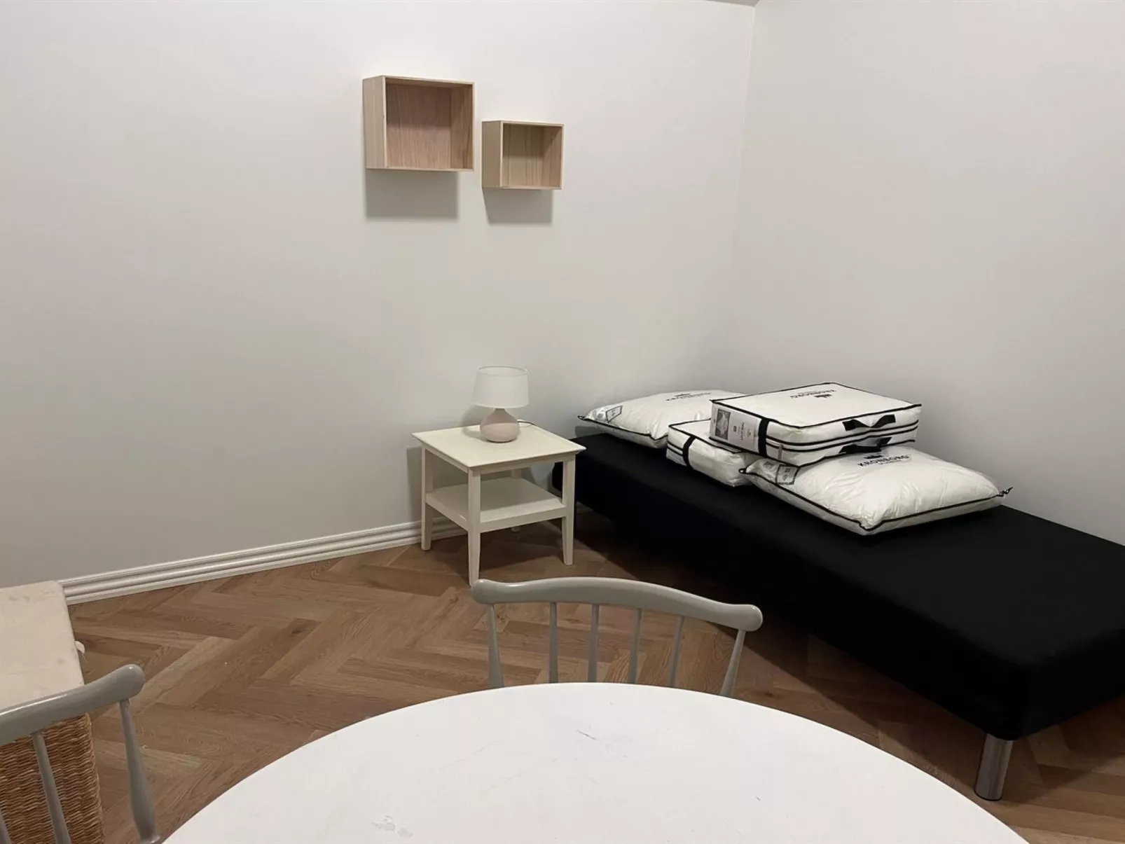 "Skrollan" - 100m from the sea-Binnen