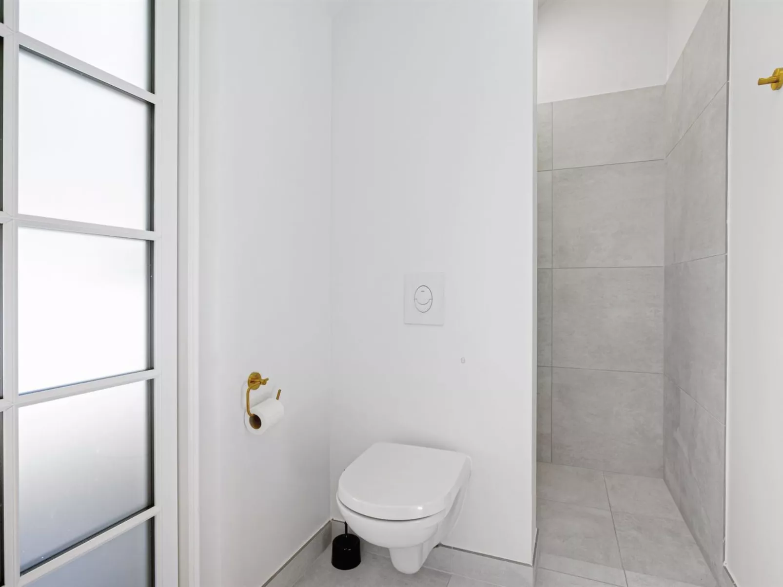 "Karmen" - 100m from the sea-Binnen