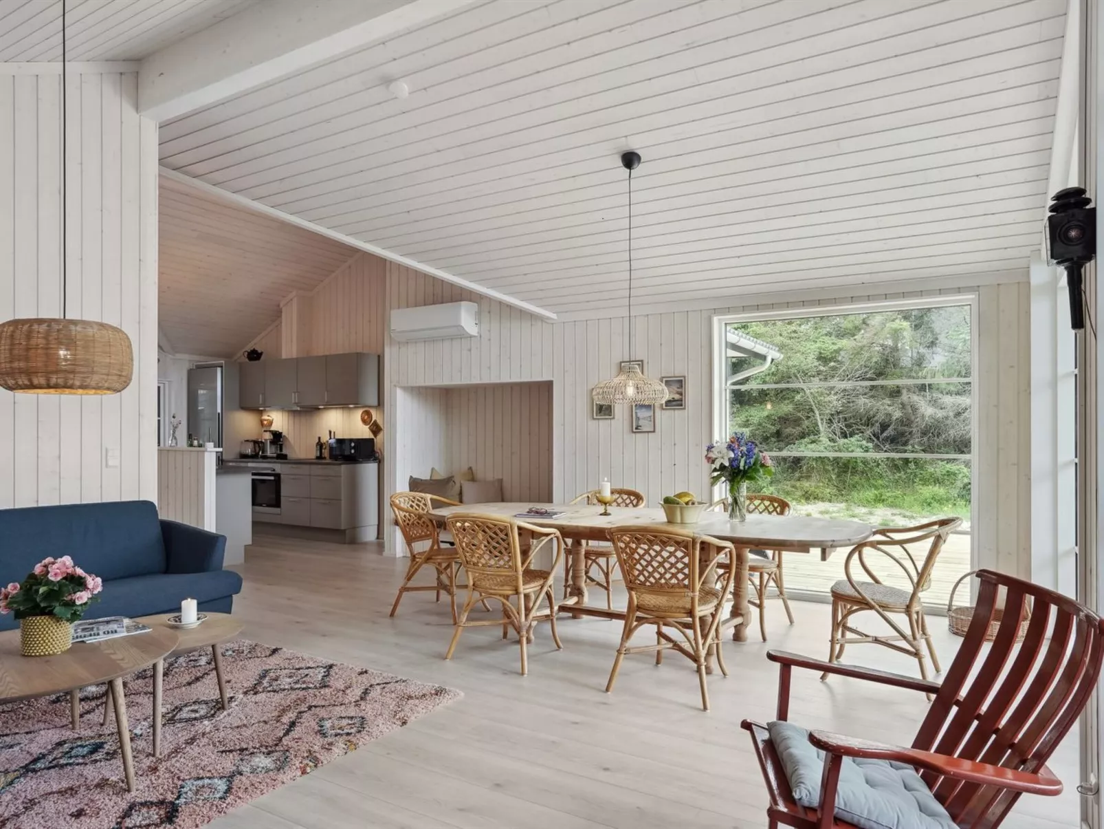 "Annvy" - 400m from the sea-Binnen