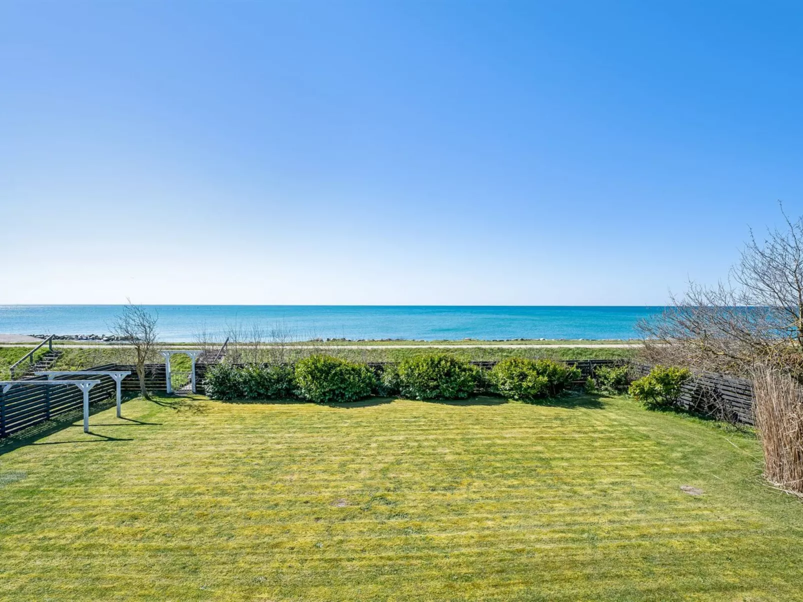 "Esme" - 30m from the sea-Buiten