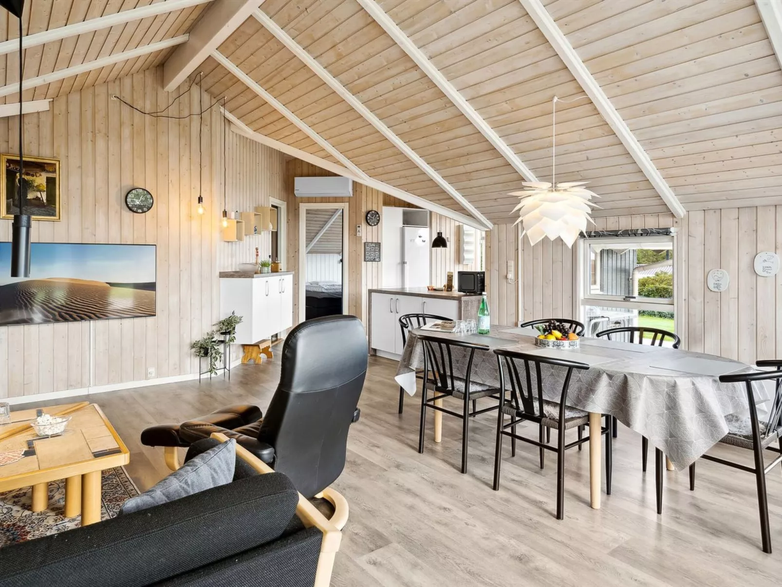 "Aarne" - 300m from the sea-Binnen