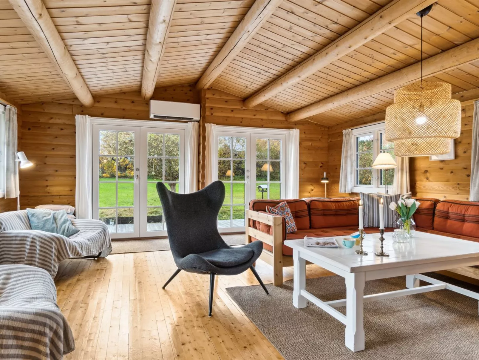 "Jeppe" - 500m from the sea-Binnen