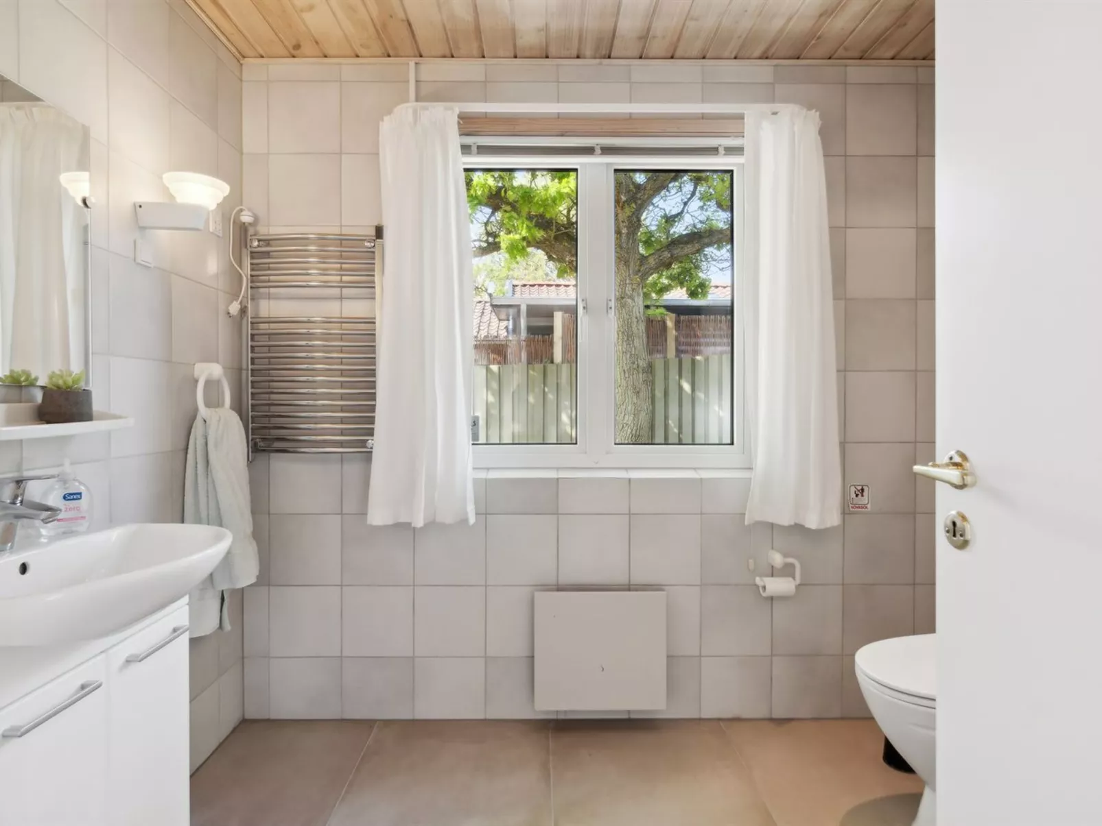 "Gjoko" - 40m from the sea-Binnen