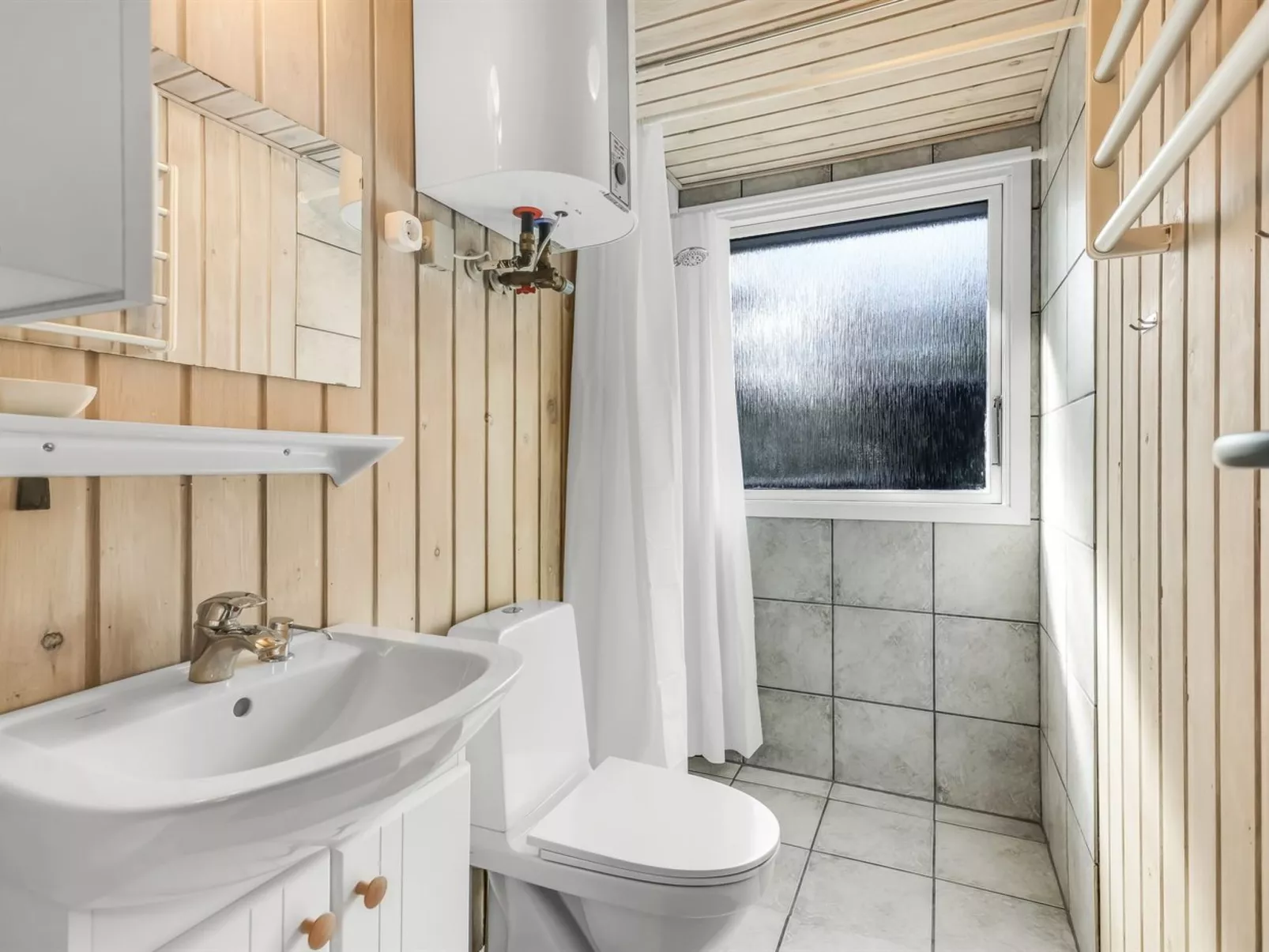 "Eriksine" - 1.9km from the sea-Binnen