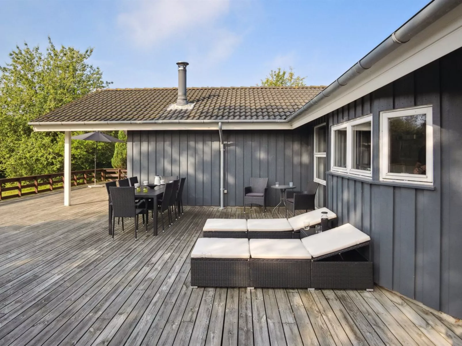 "Elif" - 30km from the sea-Buiten