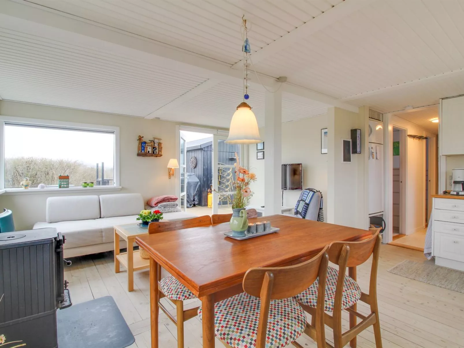 "Edvia" - 300m from the sea-Binnen