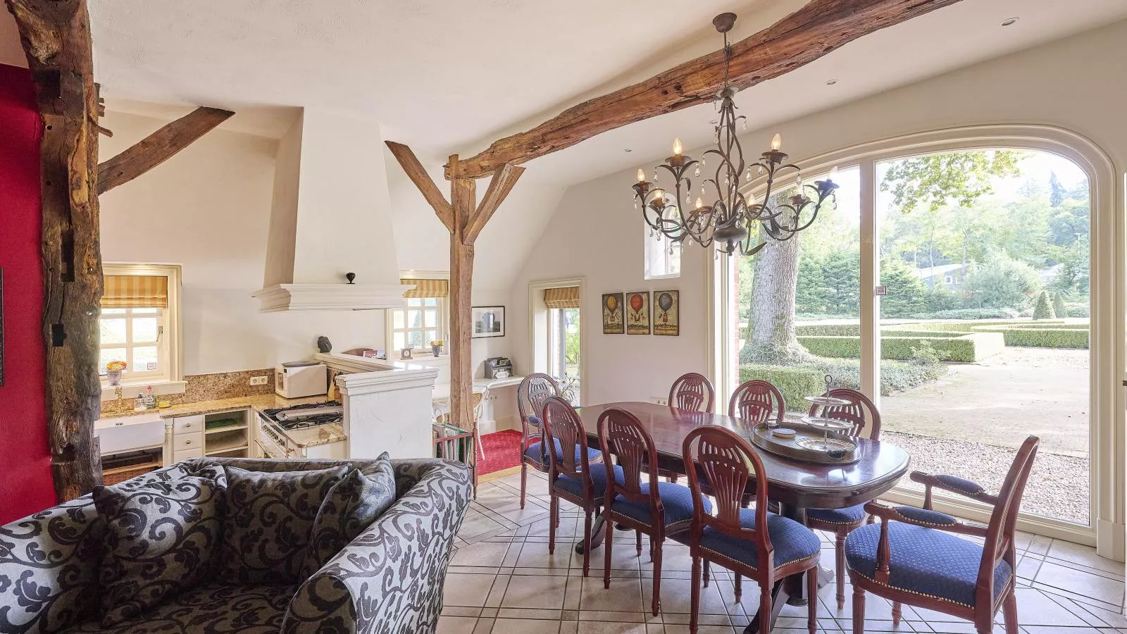 Erve Het Klaashuis-Eetkamer