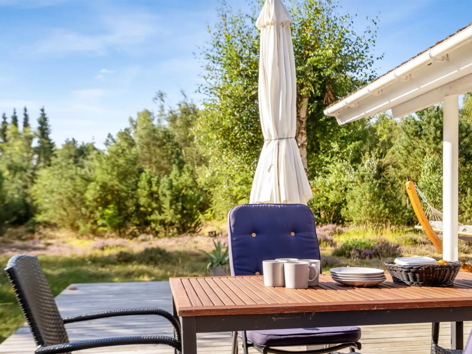 "Guri" - 600m to the fjord-Buiten